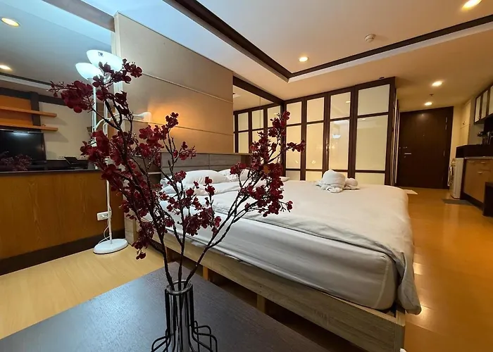 Sukhumvit 13 Near Bts Nana Gym, Pool Netflix * Bangkok