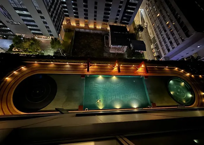 Sukhumvit 13 Near Bts Nana Gym, Pool Netflix Apartment *